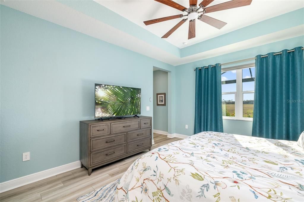 Activo con contrato: $650,000 (3 camas, 2 baños, 2336 Pies cuadrados)