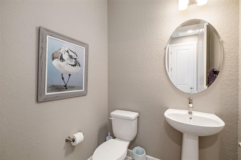 Activo con contrato: $650,000 (3 camas, 2 baños, 2336 Pies cuadrados)