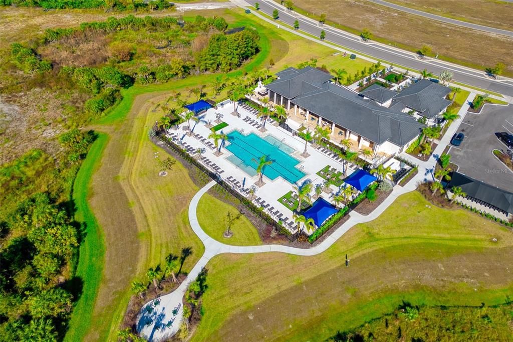 Activo con contrato: $650,000 (3 camas, 2 baños, 2336 Pies cuadrados)