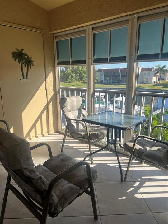 For Sale: $279,900 (2 beds, 2 baths, 1120 Square Feet)