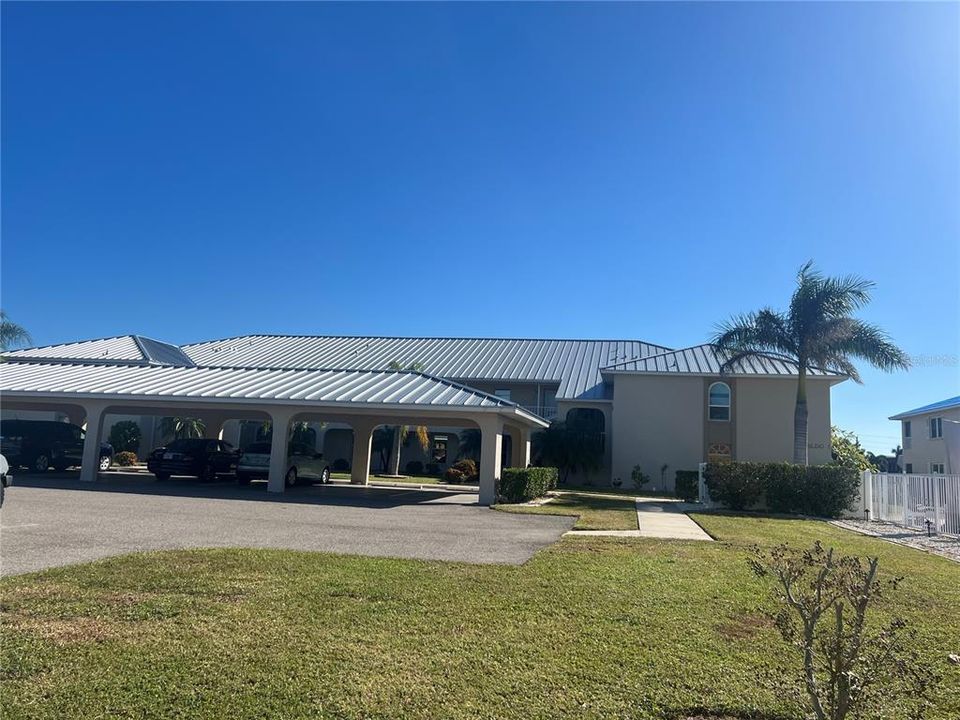 For Sale: $279,900 (2 beds, 2 baths, 1120 Square Feet)