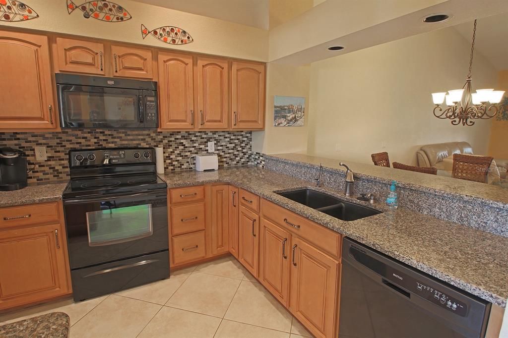 For Sale: $279,900 (2 beds, 2 baths, 1120 Square Feet)