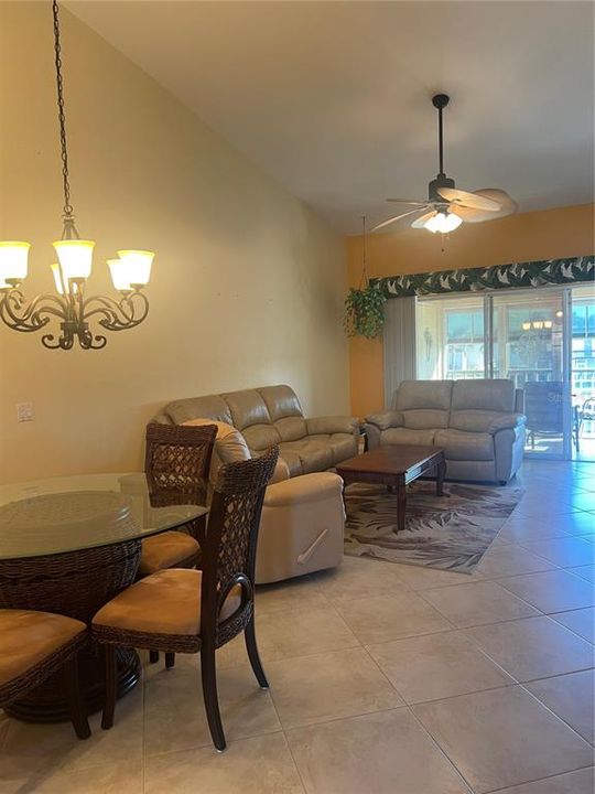 For Sale: $279,900 (2 beds, 2 baths, 1120 Square Feet)