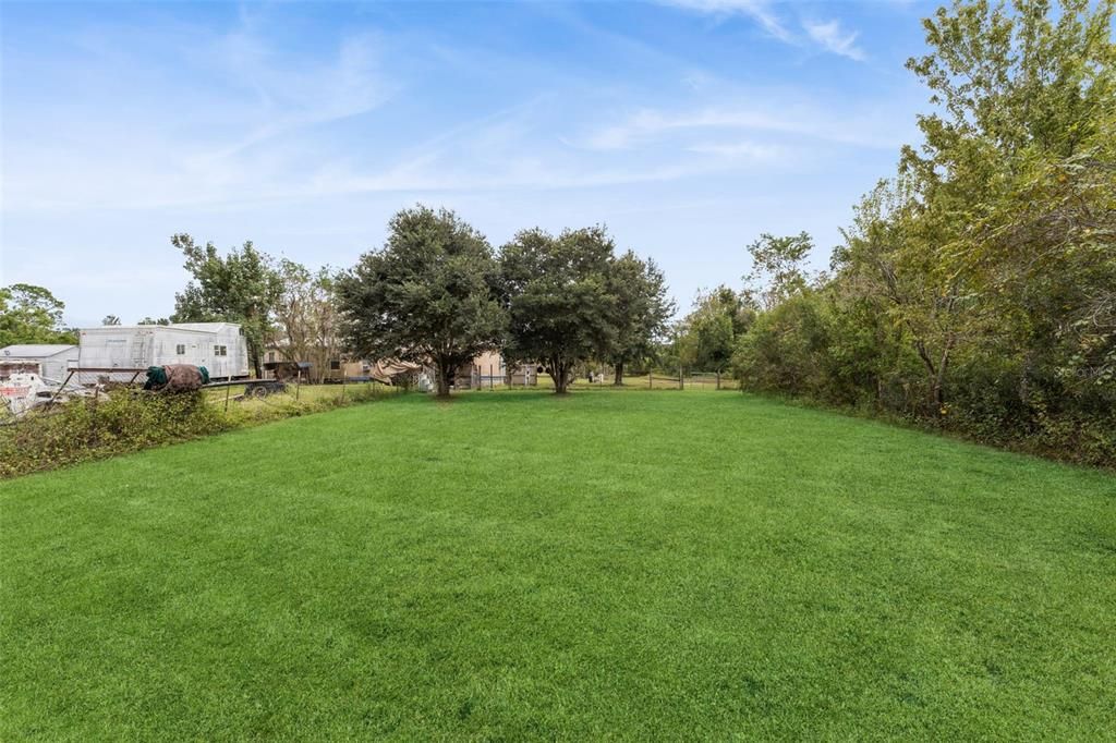 Active With Contract: $350,000 (3 beds, 2 baths, 1608 Square Feet)