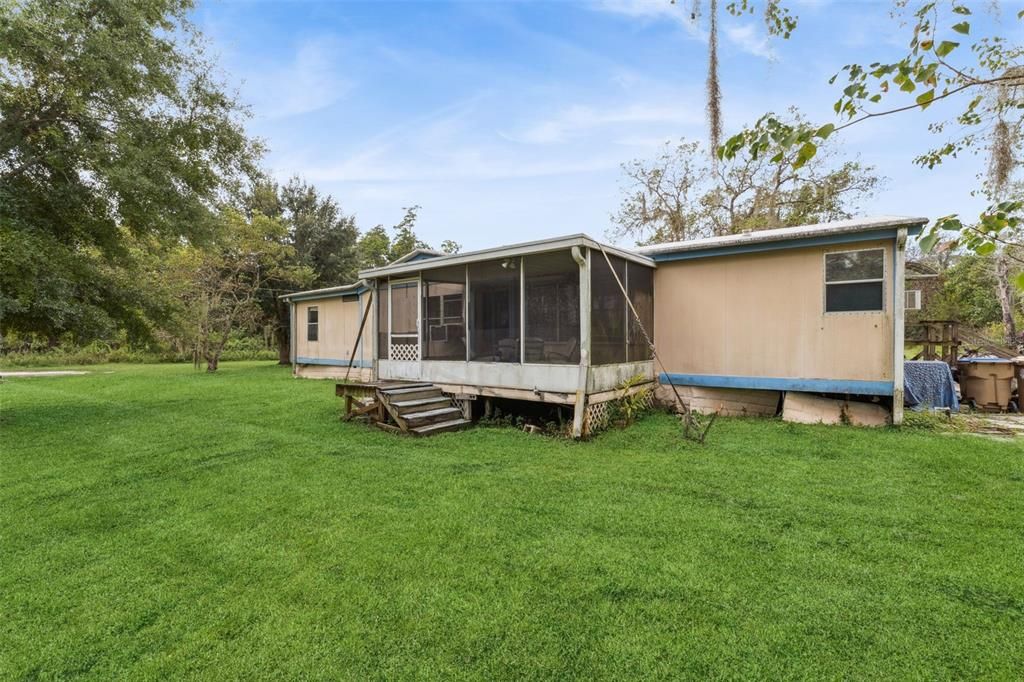 Active With Contract: $350,000 (3 beds, 2 baths, 1608 Square Feet)