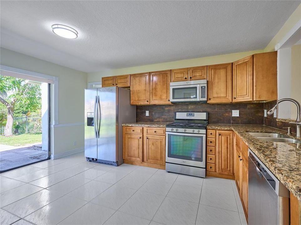 En Venta: $485,000 (3 camas, 2 baños, 1418 Pies cuadrados)