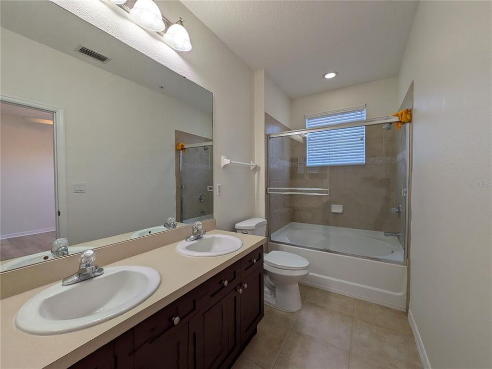 Active With Contract: $2,000 (3 beds, 2 baths, 1442 Square Feet)