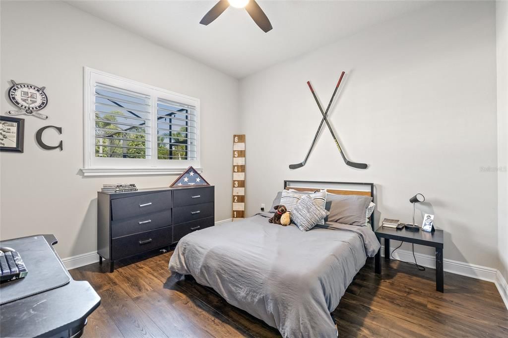 合同活跃: $769,900 (4 贝兹, 3 浴室, 3400 平方英尺)