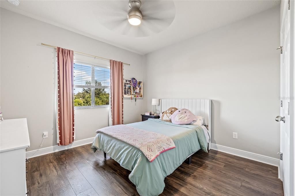 合同活跃: $769,900 (4 贝兹, 3 浴室, 3400 平方英尺)