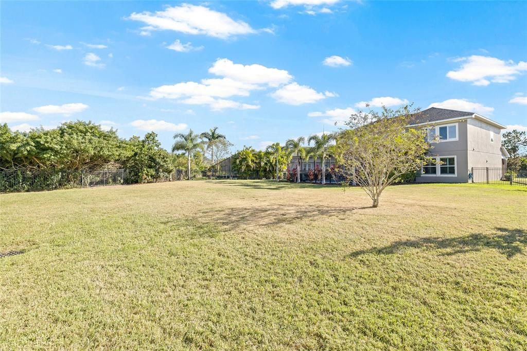 合同活跃: $769,900 (4 贝兹, 3 浴室, 3400 平方英尺)