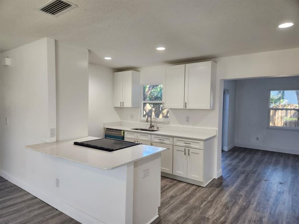 待售: $349,900 (3 贝兹, 2 浴室, 1287 平方英尺)