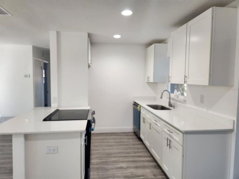 待售: $349,900 (3 贝兹, 2 浴室, 1287 平方英尺)