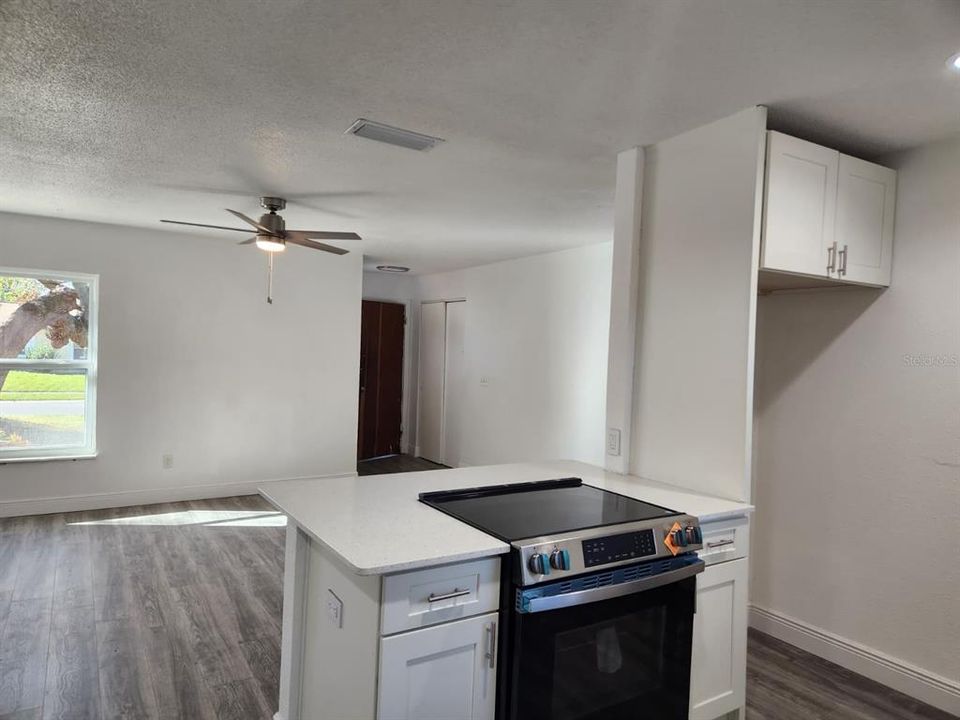 待售: $349,900 (3 贝兹, 2 浴室, 1287 平方英尺)