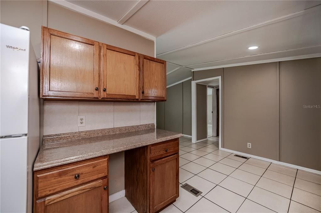 Под контрактом: $149,990 (3 спален, 2 ванн, 960 Квадратных фут)