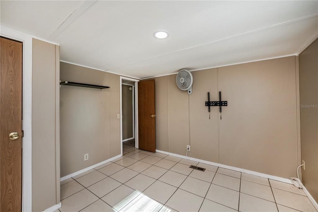 Под контрактом: $149,990 (3 спален, 2 ванн, 960 Квадратных фут)