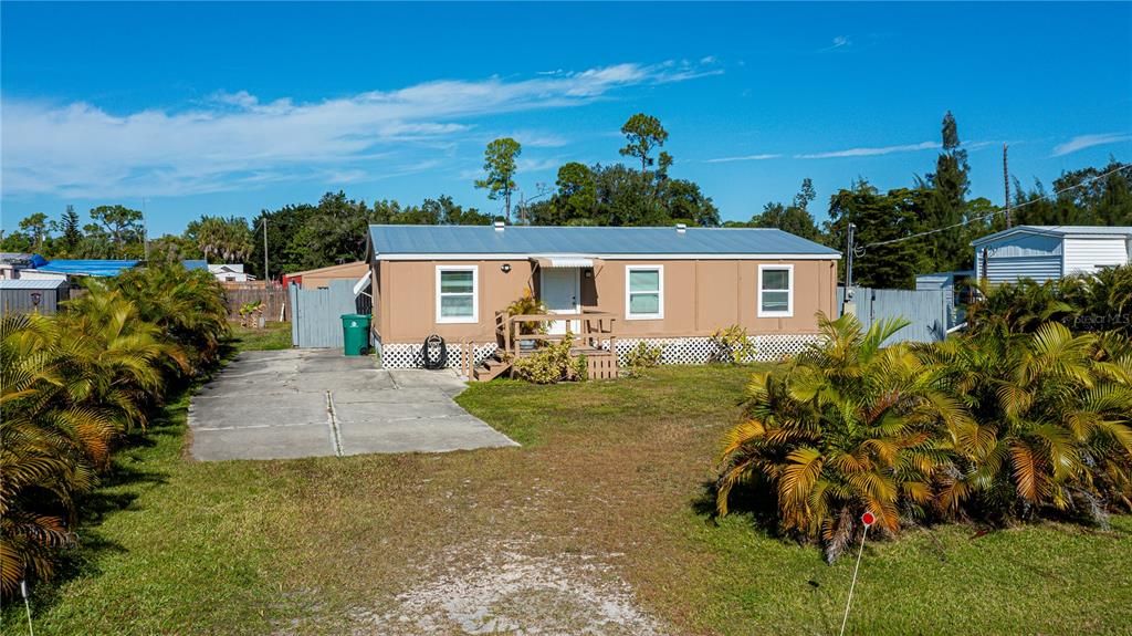 Под контрактом: $149,990 (3 спален, 2 ванн, 960 Квадратных фут)