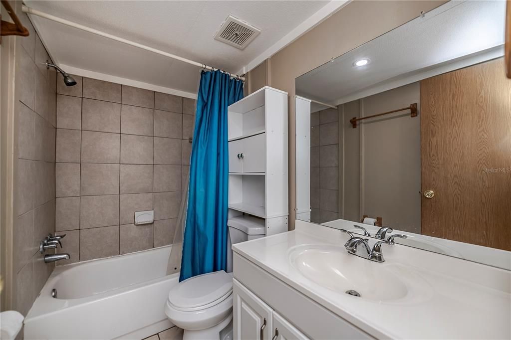 Под контрактом: $149,990 (3 спален, 2 ванн, 960 Квадратных фут)