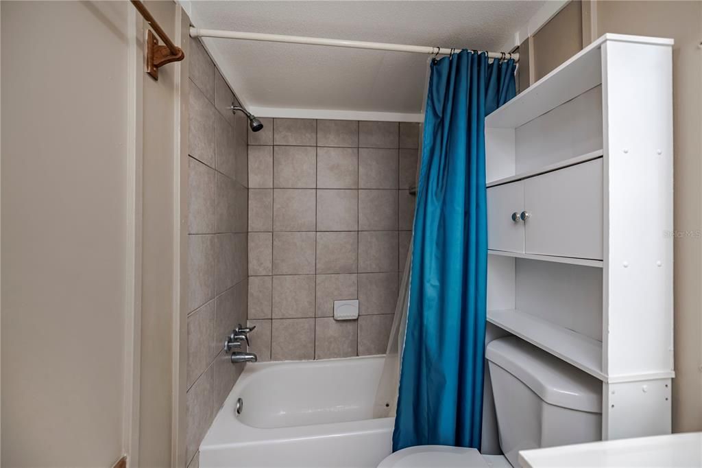 Под контрактом: $149,990 (3 спален, 2 ванн, 960 Квадратных фут)