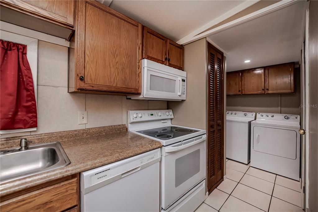 Под контрактом: $149,990 (3 спален, 2 ванн, 960 Квадратных фут)