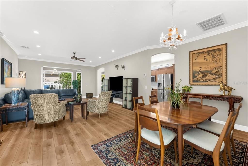 Active With Contract: $417,000 (2 beds, 2 baths, 1642 Square Feet)