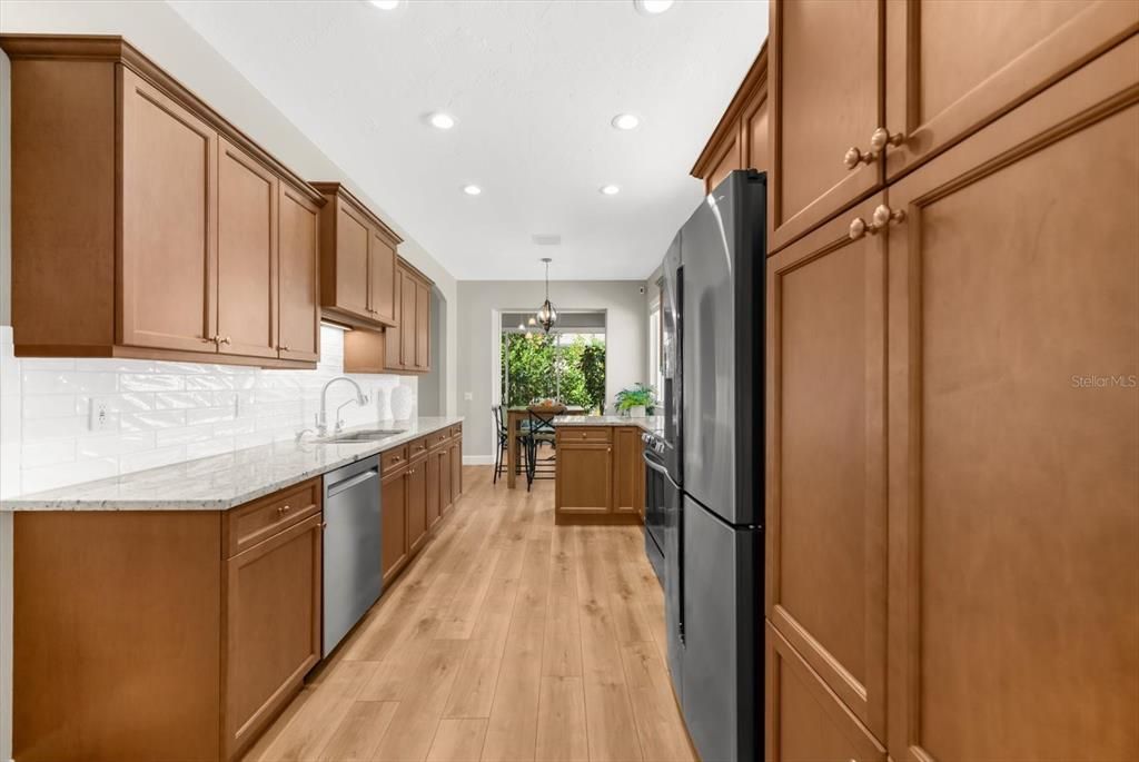 Active With Contract: $417,000 (2 beds, 2 baths, 1642 Square Feet)