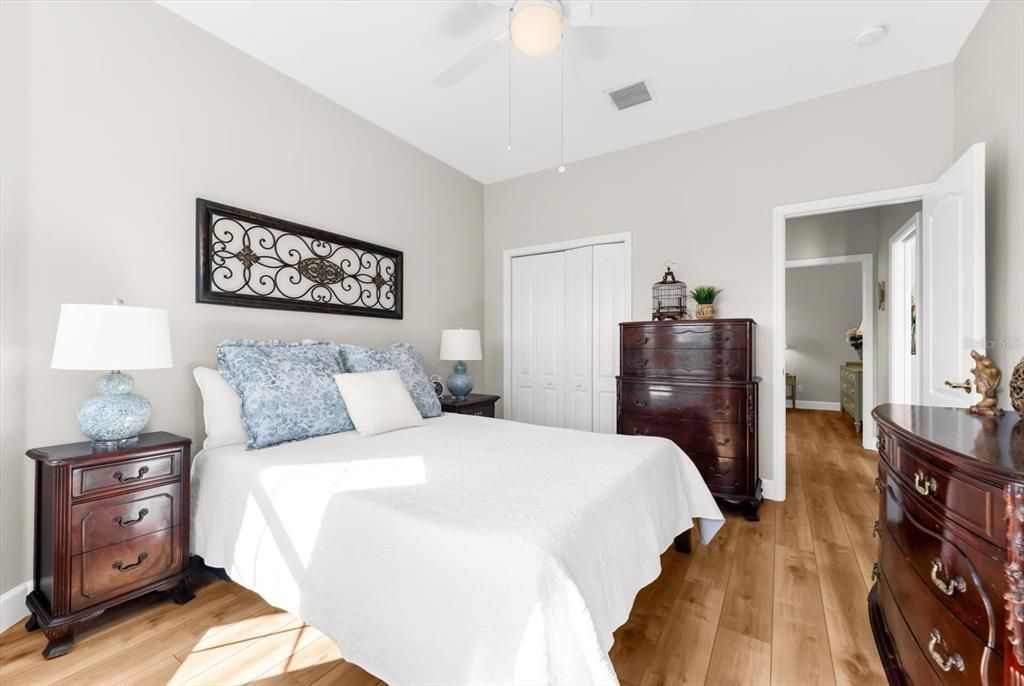 Active With Contract: $417,000 (2 beds, 2 baths, 1642 Square Feet)