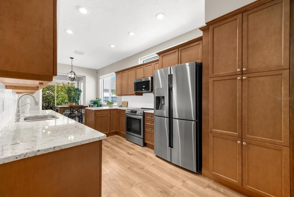 Active With Contract: $417,000 (2 beds, 2 baths, 1642 Square Feet)