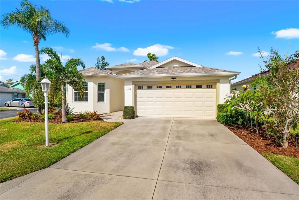 Active With Contract: $417,000 (2 beds, 2 baths, 1642 Square Feet)