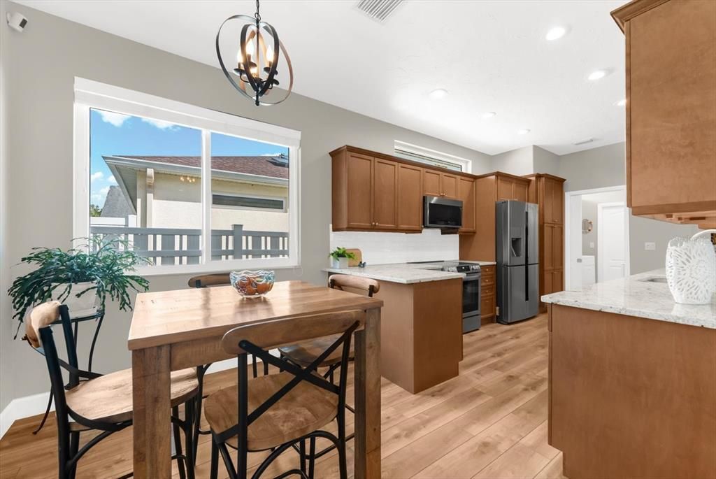 Active With Contract: $417,000 (2 beds, 2 baths, 1642 Square Feet)