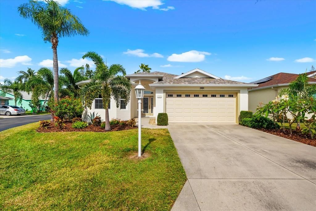 Active With Contract: $417,000 (2 beds, 2 baths, 1642 Square Feet)