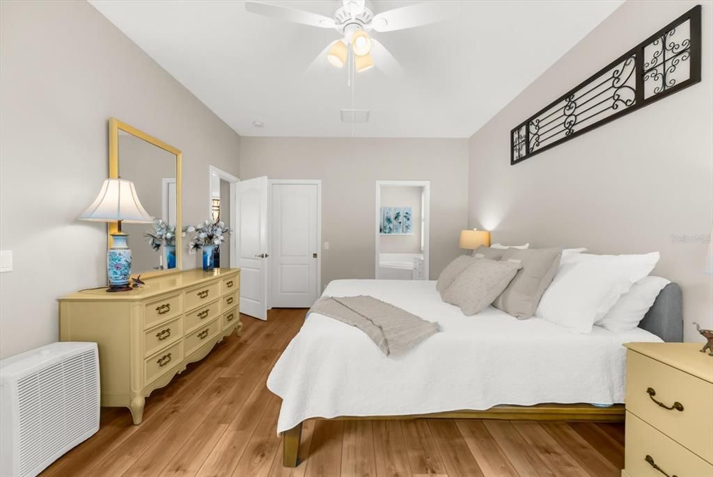 Active With Contract: $417,000 (2 beds, 2 baths, 1642 Square Feet)