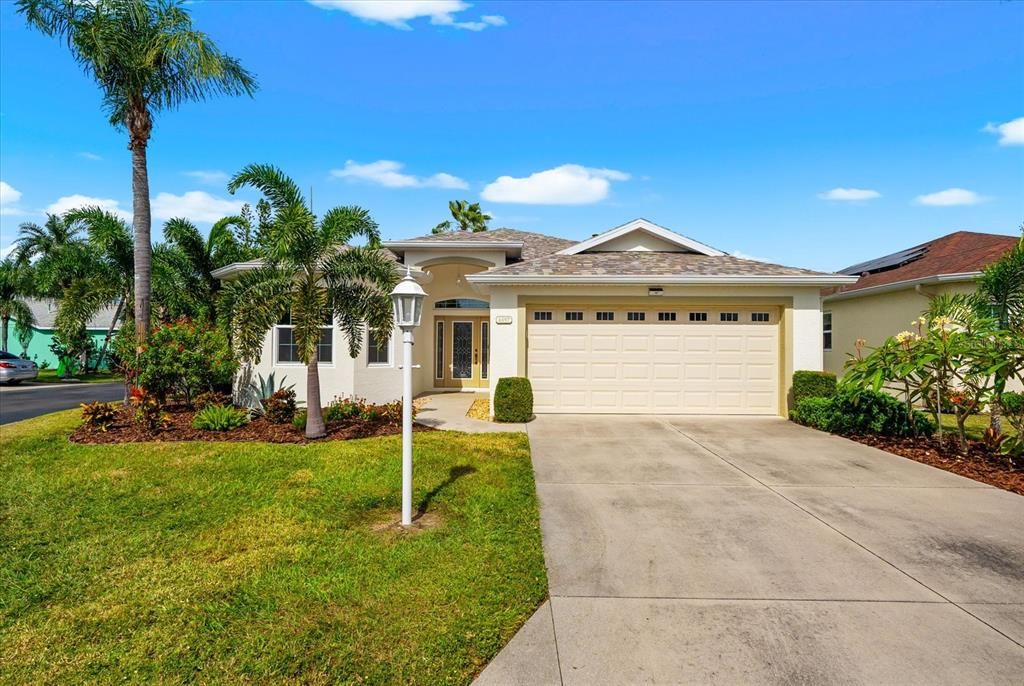 Active With Contract: $417,000 (2 beds, 2 baths, 1642 Square Feet)