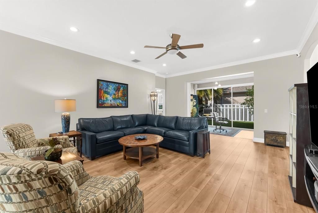 Active With Contract: $417,000 (2 beds, 2 baths, 1642 Square Feet)