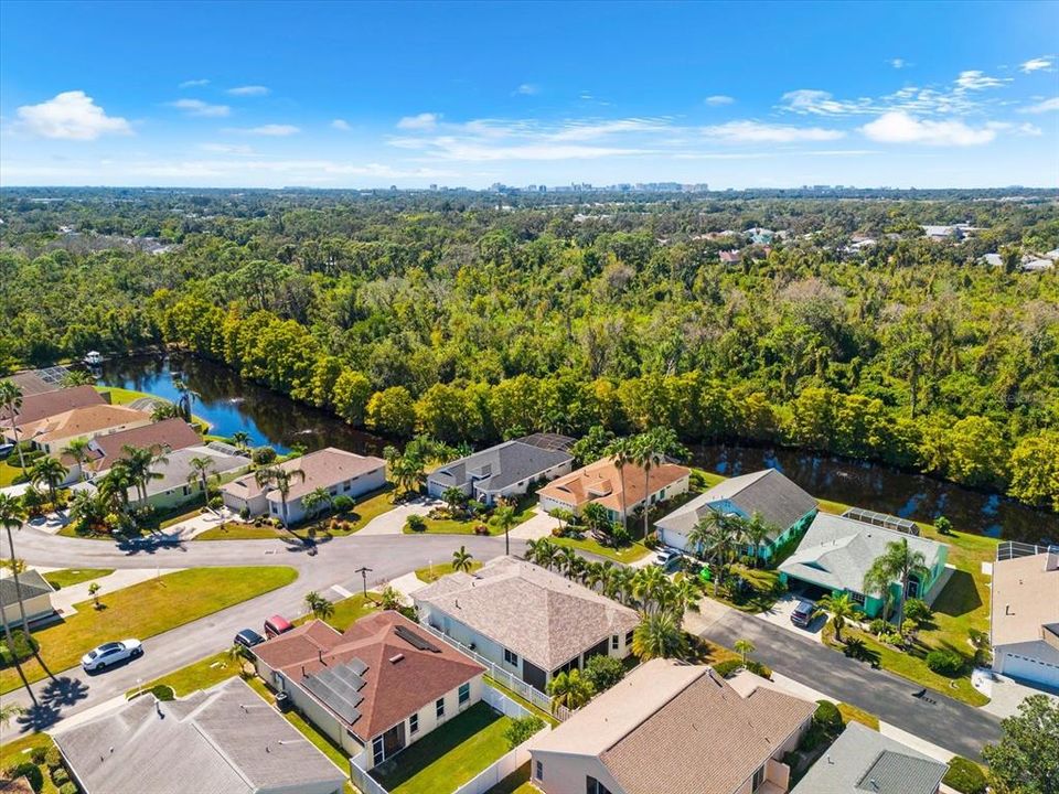 Active With Contract: $417,000 (2 beds, 2 baths, 1642 Square Feet)