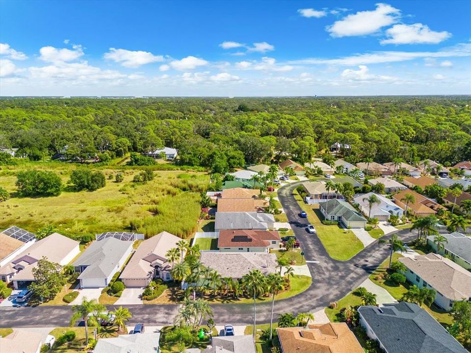 Active With Contract: $417,000 (2 beds, 2 baths, 1642 Square Feet)