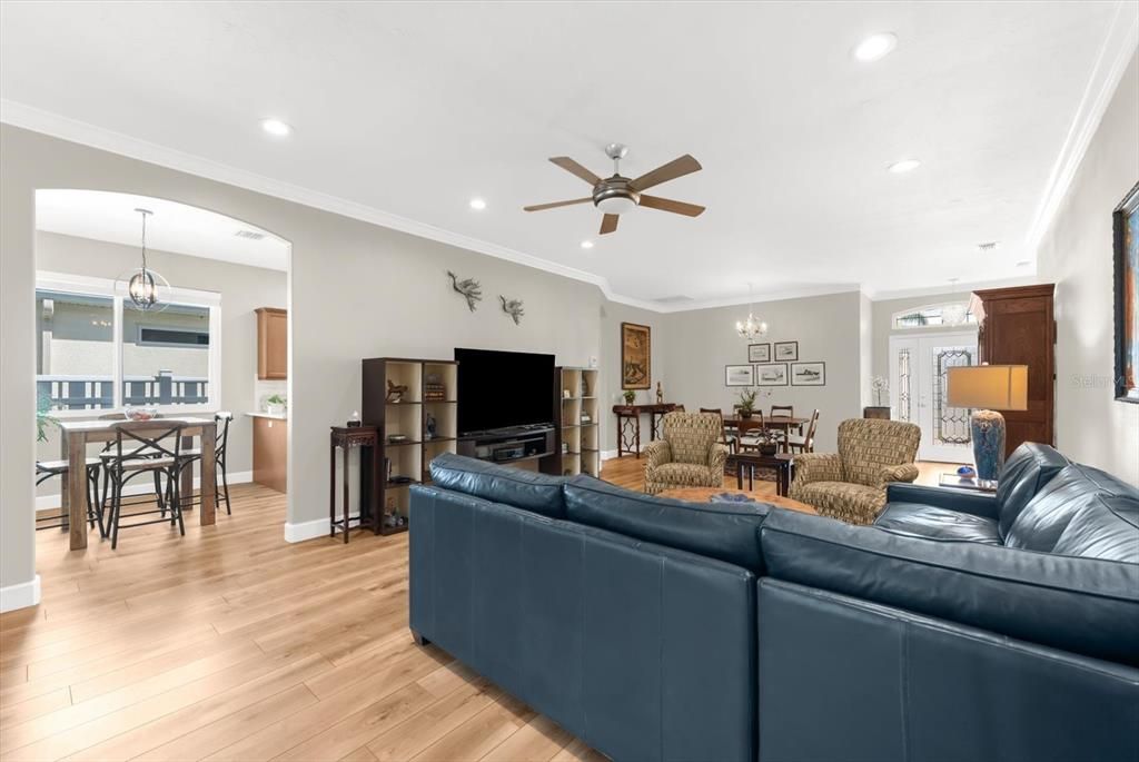 Active With Contract: $417,000 (2 beds, 2 baths, 1642 Square Feet)