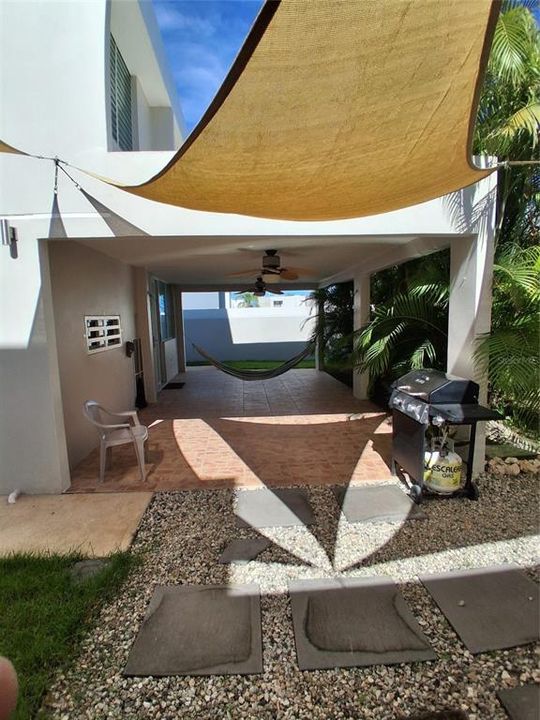 Под контрактом: $360,000 (3 спален, 2 ванн, 1596 Квадратных фут)