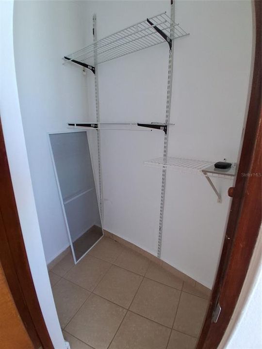 Под контрактом: $360,000 (3 спален, 2 ванн, 1596 Квадратных фут)