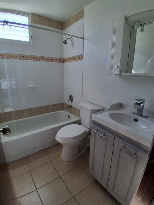 Под контрактом: $360,000 (3 спален, 2 ванн, 1596 Квадратных фут)