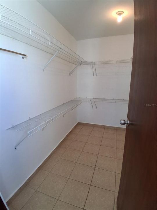 Под контрактом: $360,000 (3 спален, 2 ванн, 1596 Квадратных фут)