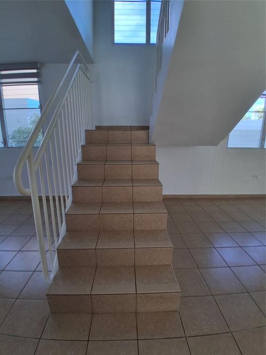 Под контрактом: $360,000 (3 спален, 2 ванн, 1596 Квадратных фут)