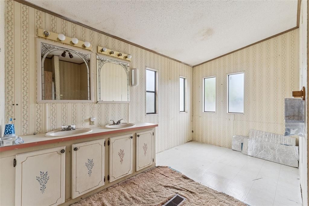 Active With Contract: $350,000 (5.01 acres)