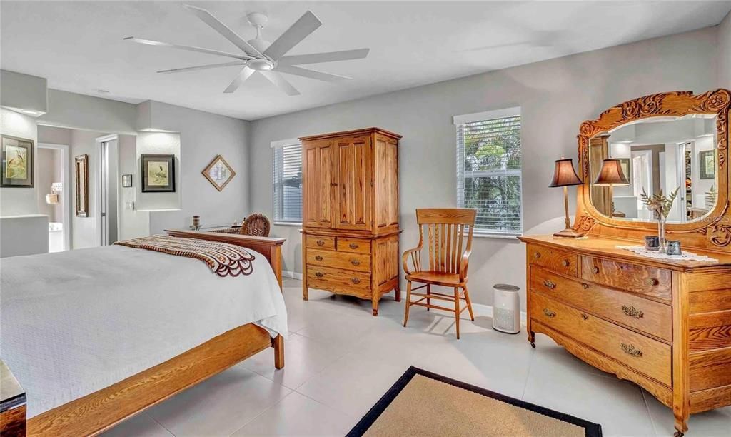 待售: $674,900 (4 贝兹, 2 浴室, 2348 平方英尺)