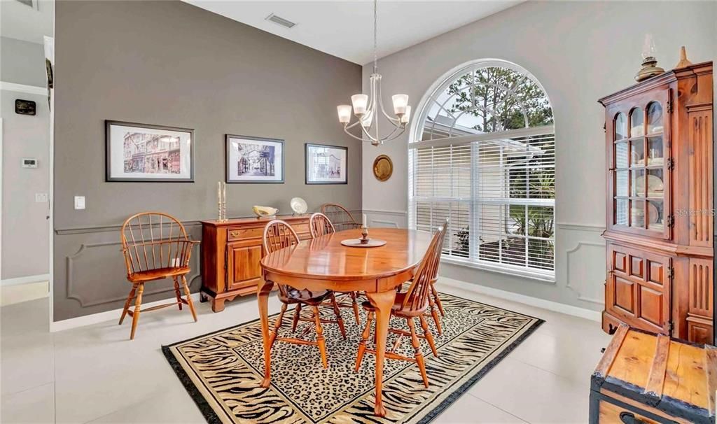 待售: $674,900 (4 贝兹, 2 浴室, 2348 平方英尺)