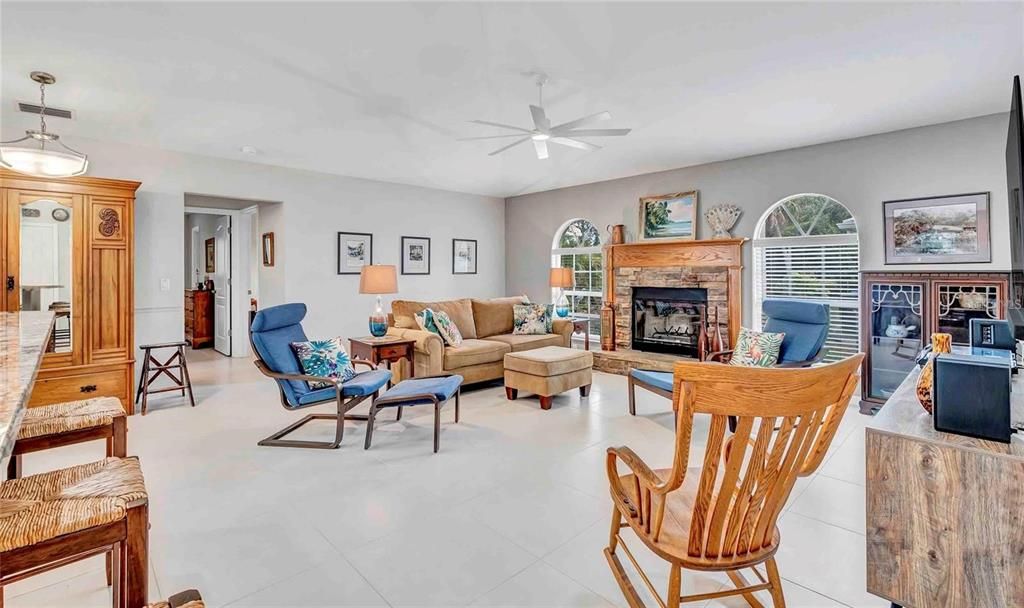 待售: $674,900 (4 贝兹, 2 浴室, 2348 平方英尺)