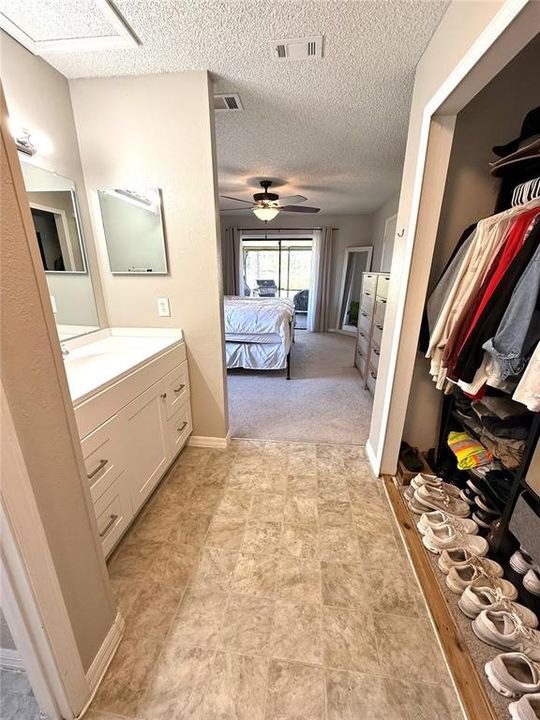 待售: $330,000 (3 贝兹, 2 浴室, 1561 平方英尺)