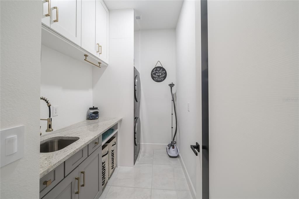 For Sale: $1,249,000 (3 beds, 3 baths, 3045 Square Feet)