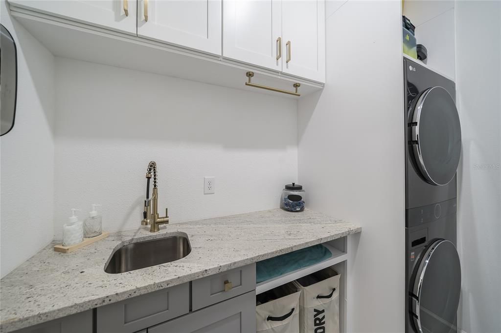 For Sale: $1,249,000 (3 beds, 3 baths, 3045 Square Feet)