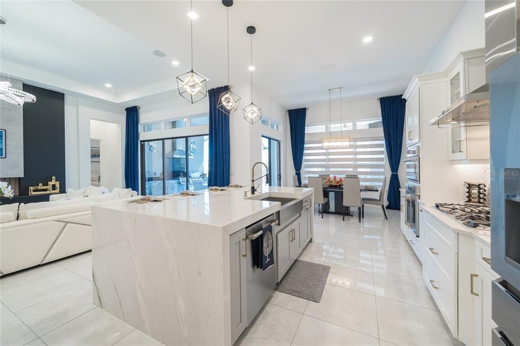 For Sale: $1,249,000 (3 beds, 3 baths, 3045 Square Feet)