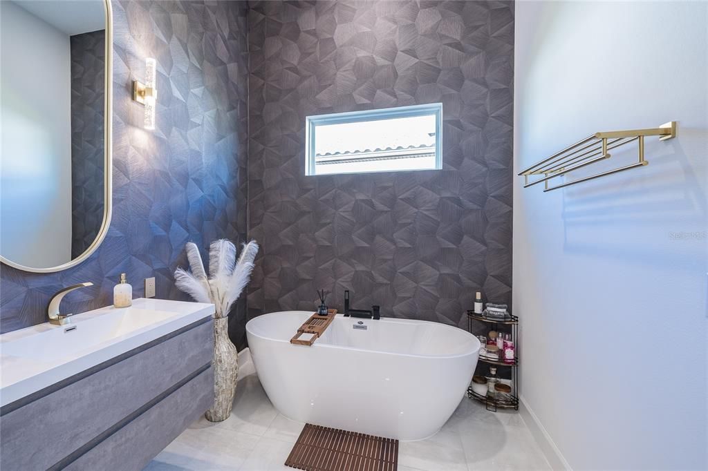 For Sale: $1,249,000 (3 beds, 3 baths, 3045 Square Feet)